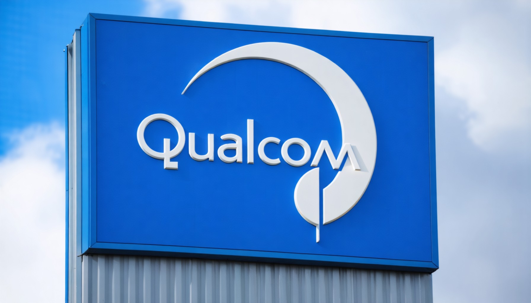 The Surging World of Qualcomm: A Rollercoaster Ride or a Golden Opportunity?